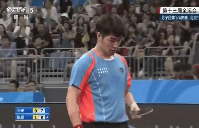 华体会体育hth官方网站-
英语阅读条记:自动贩卖餐厅的兴衰(双语+音频+重点词汇解说)