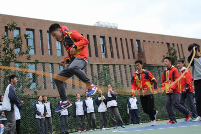 ‘hth官网入口’小米MIX 3滑盖全面屏5G手机10.25发布 目前预约火爆(图2) 华体会体育hth官方网站