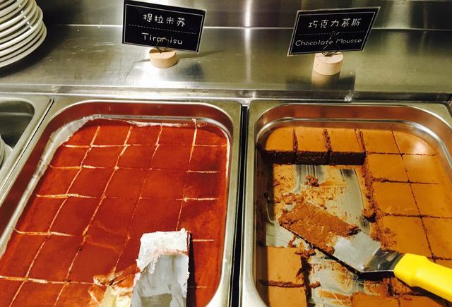 济源市天坛路幼儿园开展“庆元旦迎新年”教师趣味运动会|hth官网入口