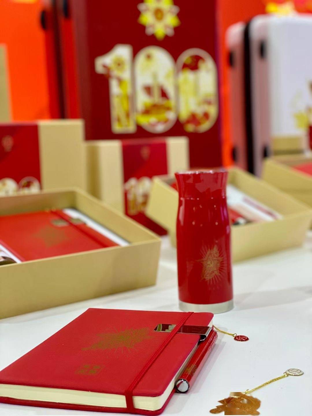 3小时3000支永恒笔售空!进博会上最神奇的笔究竟长啥样?_hth官网入口(图11)
3小时3000支永恒笔售空!进博会上最神奇的笔究竟长啥样?_hth官网入口(图11)