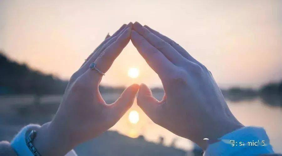 华体会体育hth官方网站-
明白+包容=人心！(图2)