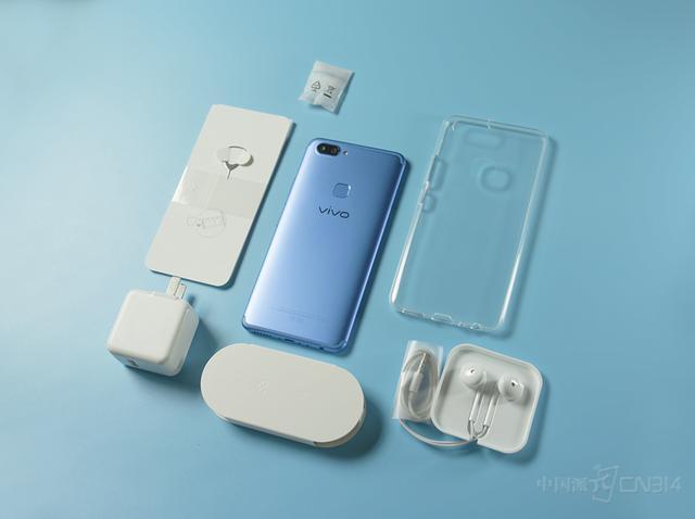 华体会体育hth官方网站_开封市民族幼儿园开展教师礼仪培训活动(图1) hth官网入口