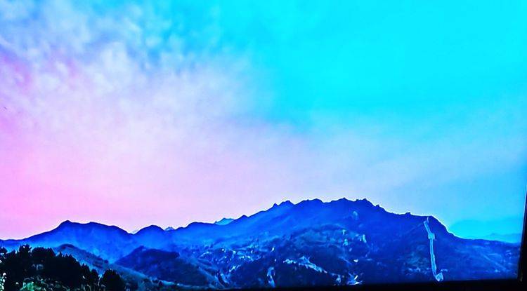 华体会体育hth官方网站：
长城是云里腾飞的一条龙(图11)