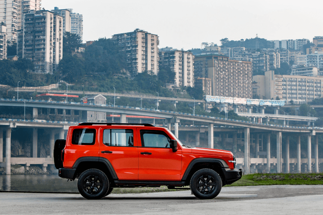 ‘hth官网入口’
“WEY”来男友 坦克300(图5)